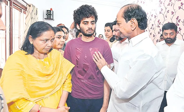 ఎన్టీఆర్‌ ఆశీస్సులతో రాజకీయాల్లోకి.. 
