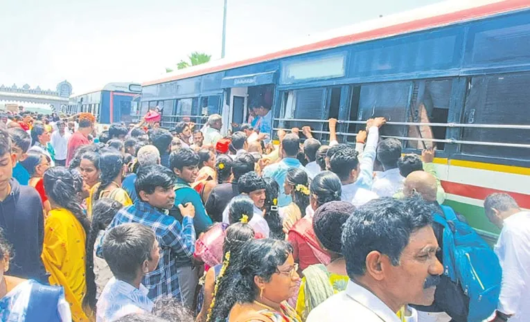 Devotees problems At Sri Yadadri Lakshmi Narasimha Swamy Temple