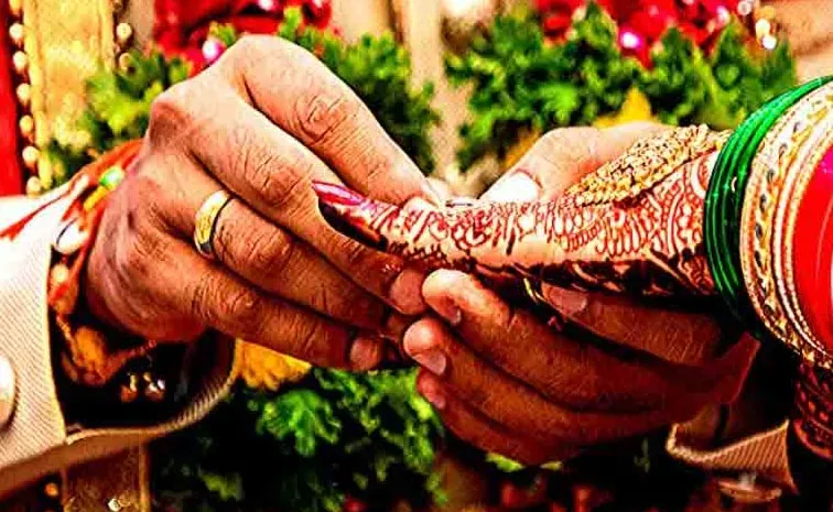 పెళ్లి పేరుతో మాయలేడీ మోసం 