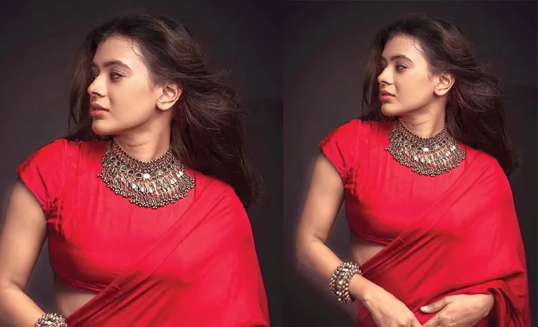 Actress Hebah Patel latest fashion and stylish look