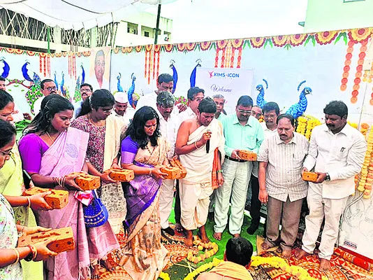 జిల్లా రెవెన్యూ సర్వీసెస్ భవనానికి భూమి పూజ