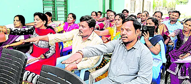 వృద్ధాప్యంలో ఆరోగ్యంగా, ఆనందంగా ఉండాలి