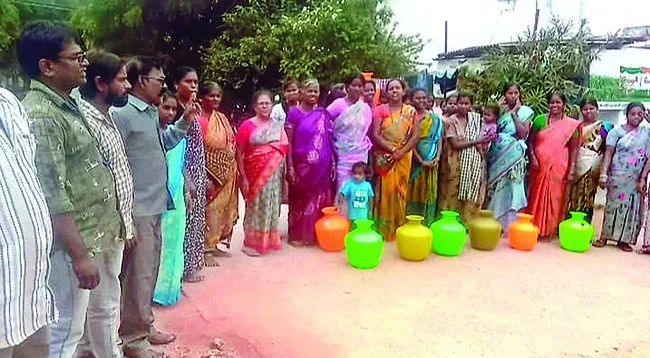 ● తీరని క‘న్నీటి’ వ్యథ