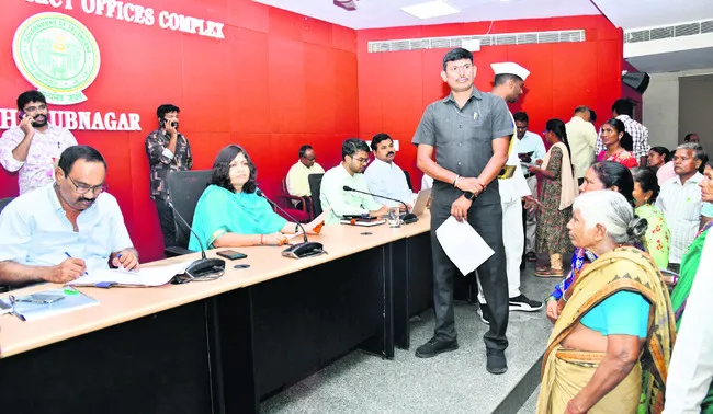 ప్రజావాణి అర్జీలను త్వరగా పరిష్కరించాలి 
