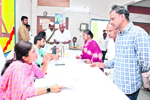 ‘ప్రజావాణి’ అర్జీలను త్వరగా పరిష్కరించాలి 