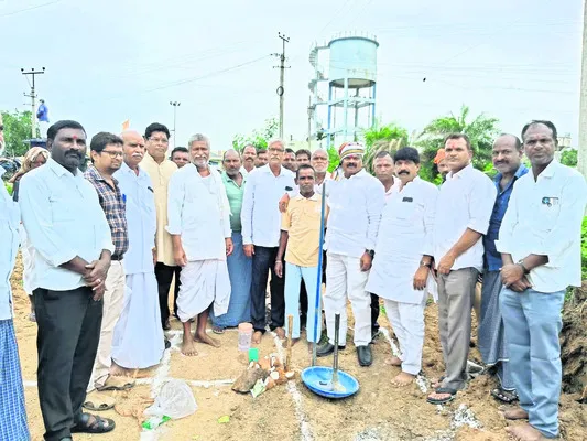 జీపీ నిర్మాణ పనులకు భూమిపూజ 