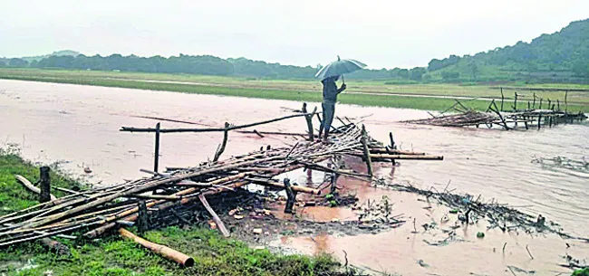రైలు ప్రయాణం చార్జీలు పెంపు 