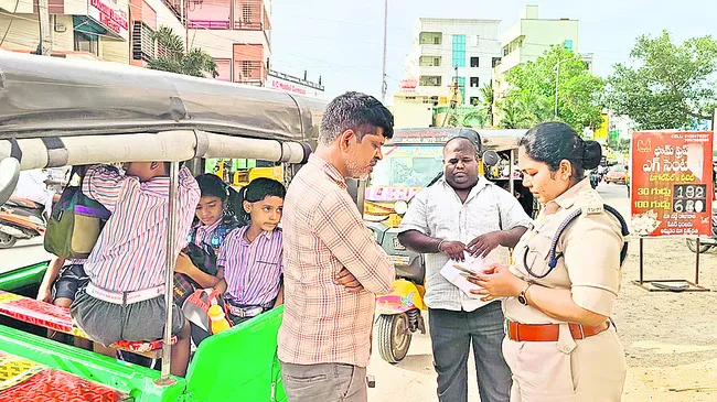 ఓవర్ లోడ్.. ఐదు ఆటోలు సీజ్