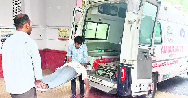 బాధితుడి నిర్వాకంతో అధికారుల హైరానా