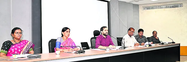 వసతుల కల్పనకు చర్యలు