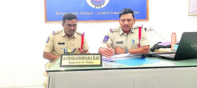 ఇసుక లారీ పట్టివేత