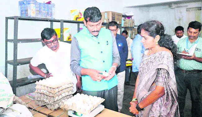 పాఠశాలలు, రేషన్ షాపుల తనిఖీ
