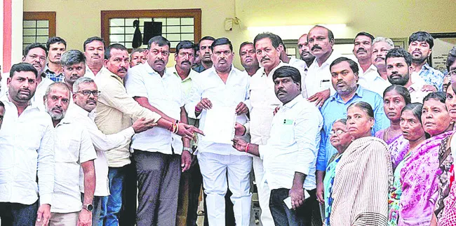 గుమ్మడిదల రైతులకు అండగా ఉంటా 