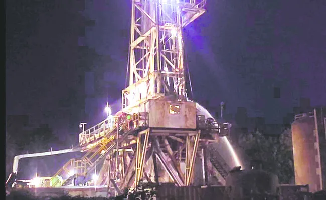 పరుగులు తీసిన సిబ్బంది