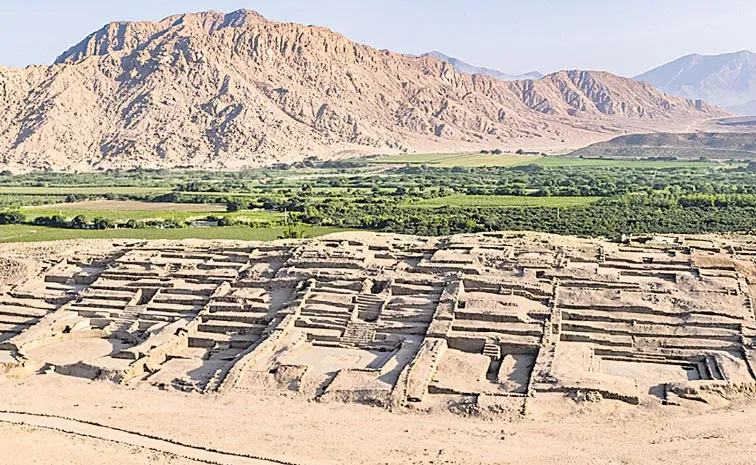 Scientists discover 3,500-year-old lost city in Peru 6