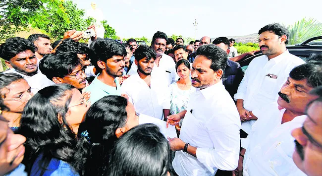 కళ్లు తెరిచిన కూటమి పెద్దలు