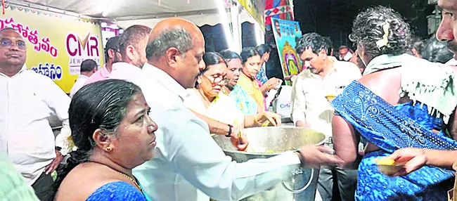 గిరి ప్రదక్షిణలో సీఎంఆర్‌ విశేష సేవలు 