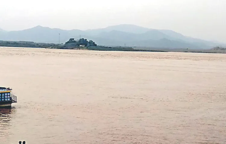 Godavari flood to continue for another week