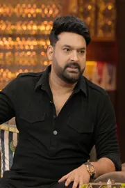 Unknowm person fires at comedian Kapil Sharma Care in Canada 1