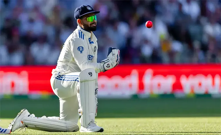 Rishabh Pant injures left hand, Dhruv Jurel comes in for keeper duties In Lords