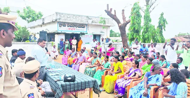 చట్టాలపై అవగాహన అవసరం 
