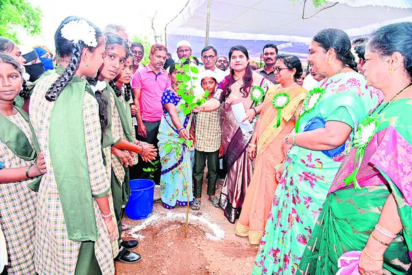 ప్రతిభకు మార్కులు కొలమానం కాదు