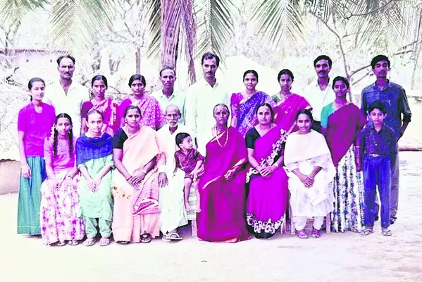 ●పాకనాటి కుటుంబం ఉన్నతి