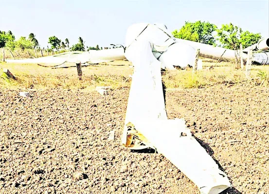 తారాపురంలో ఈదురు గాలులు