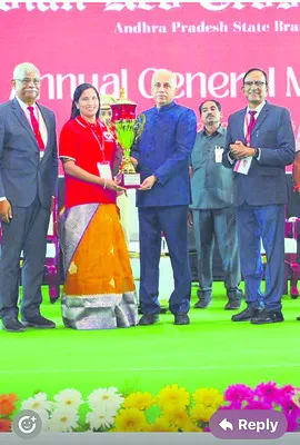 సుగుణారెడ్డికి రెడ్క్రాస్ పురస్కారం