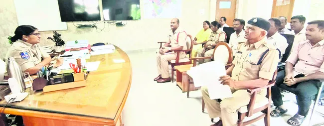 కర్మాగారాల్లో బాలలను గుర్తించాలి : ఎస్పీ
