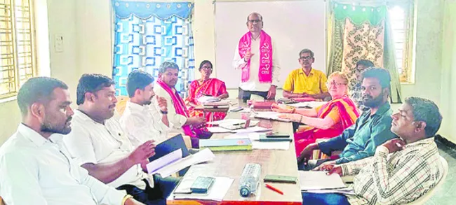కార్మికుల శ్రేయస్సు పట్టని ప్రభుత్వాలు