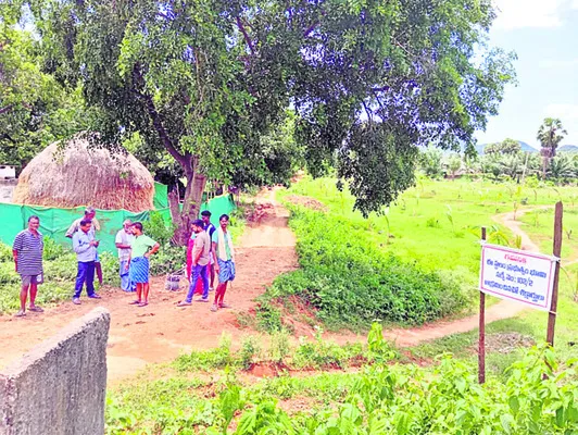 కూటమి నేతల మద్దతుతో ప్రభుత్వ భూమి ఆక్రమణ 