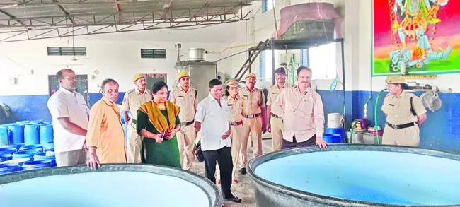 కల్లుడిపోల తనిఖీ