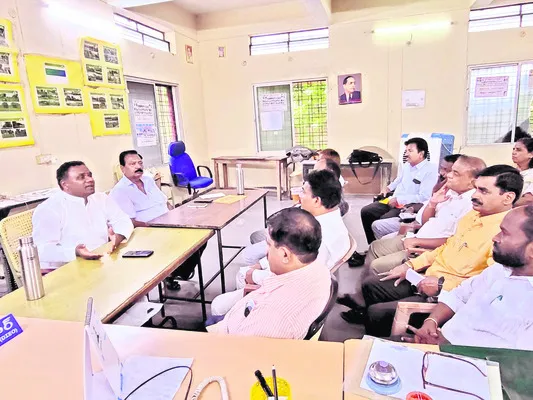 ఇంటర్మీడియట్‌లో ప్రవేశాల సంఖ్య పెంచాలి