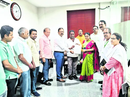 ‘ఆయిల్‌ పామ్‌’ రైతులతో బైబ్యాక్‌ ఒప్పందం 
