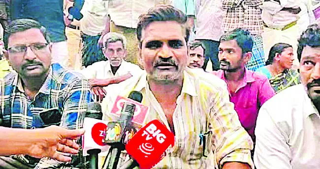 రైతు సంఘం నేతపై టీడీపీ నాయకుల దాడి 