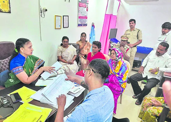 విజేత ఆస్పత్రిలో డీఎంహెచ్‌ఓ విచారణ 