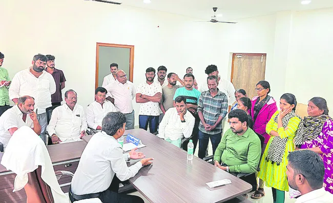 రూ.కోటి నష్టపరిహారం ఇవ్వండి