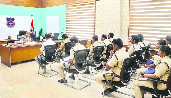 మహిళల రక్షణకు భరోసా కల్పించాలి