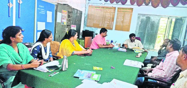 ఆత్మకూర్‌ హైస్కూల్‌ సందర్శన