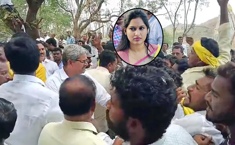 TDP leaders clash in Singanamala Over mandal conveners
