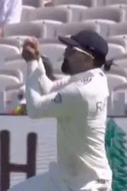 Mohammed Siraj Shocked As KL Rahul Drops Jamie Smith8