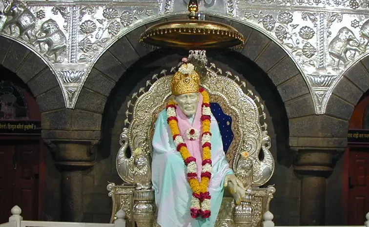 Guru Purnima Gold Crown Worth Rs 59 Lakh Donated By Anonymous Donor At Shirdi Temple