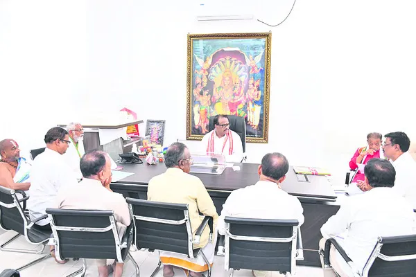 కనువిందు చేసేలా శంకు,చక్ర నామాలు