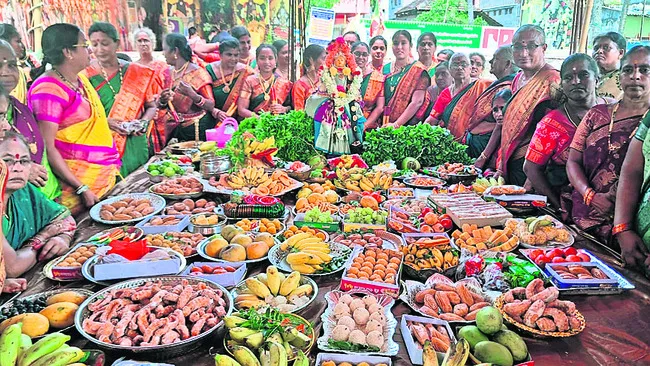 సారె.. అచ్చెరువొందేలా!