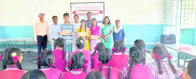 హాస్య రచన పోటీల్లో ప్రతిభ
