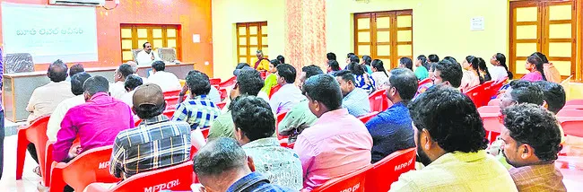 ఓటరు క్లెయిమ్‌ల విచారణ వేగవంతం చేయండి 