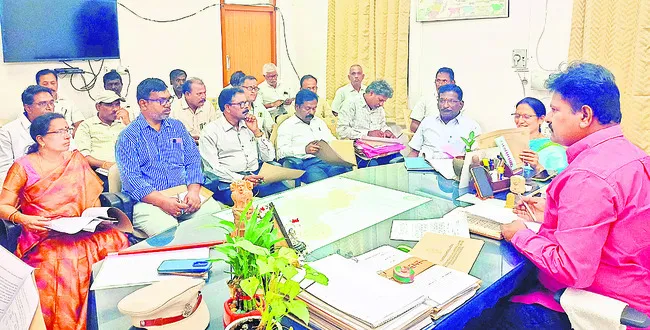 దేవదాయ భూములను పరిరక్షించాలి
