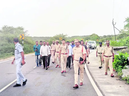 సాగర్‌ రహదారిపై మూలమలుపుల పరిశీలన