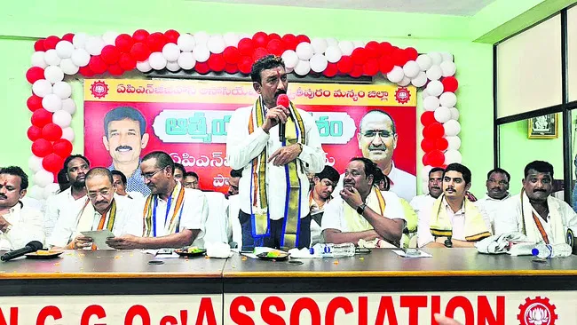 ఉద్యోగుల సమస్యలను విస్మరించిన కూటమి